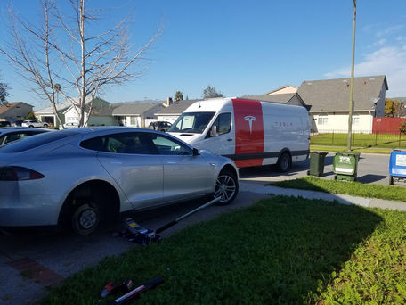Servizio assistenza sul posto? Ora si può con Tesla!