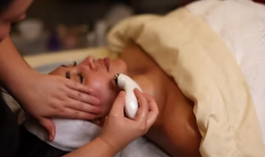 Professional-Grade Microcurrent – 10 Minutes.png