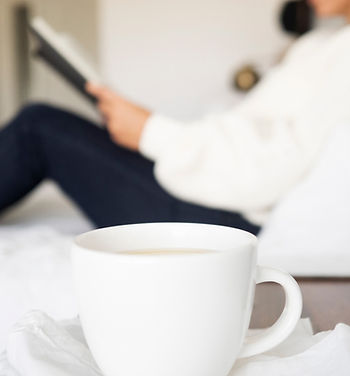 mug-in-bed-with-ipad