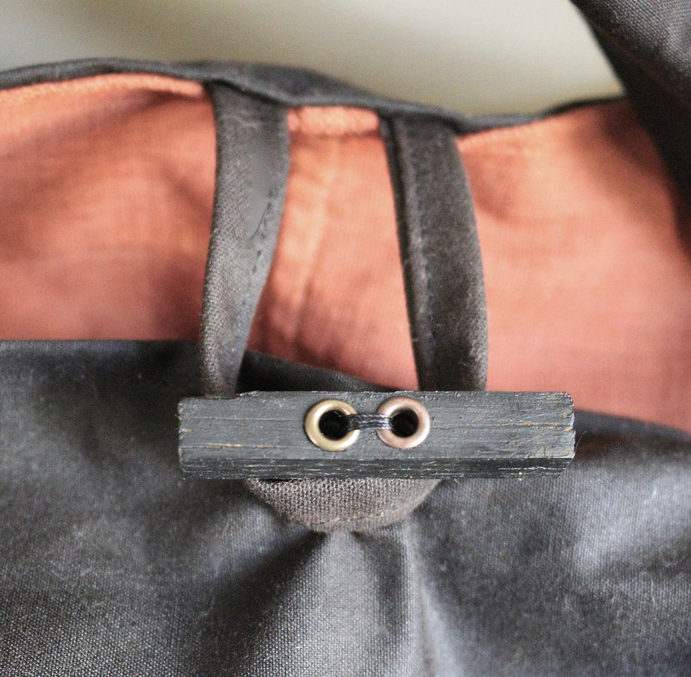 Thumbnail: Reversible Tote Bag in Vintage Linen / Wax Cotton