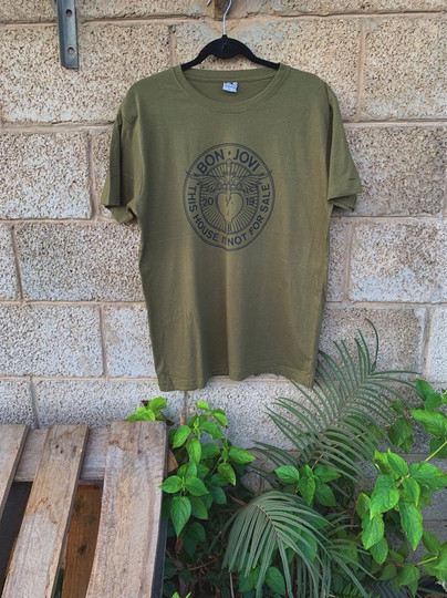הדפסת חולצות עבור bon jovi חולצת כותנה בצבע זית עם הדפסת משי בצבע שחור