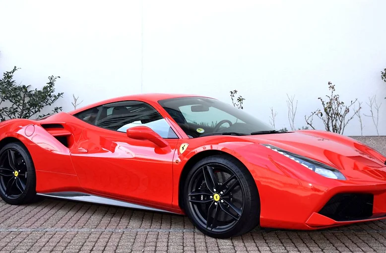 Ferrari rouge andorre