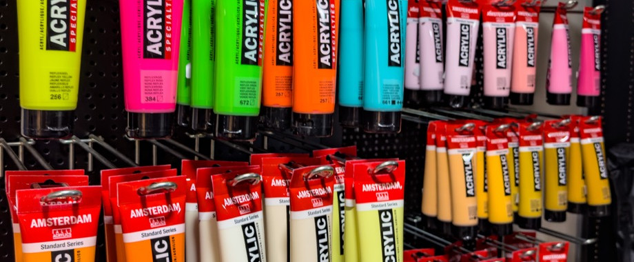 Pinturas Amsterdam en tienda de arte D'art Masha Andorra la Vella