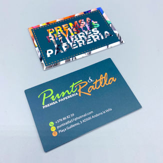 Tarjeta de visita con acabado mate