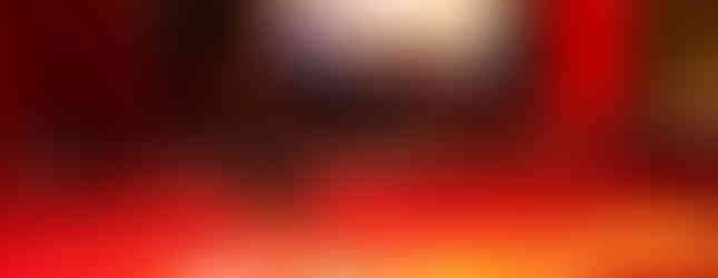 Pantalla gigante y mesa de billar en el Bar la Gruta de Escaldes-Engordany