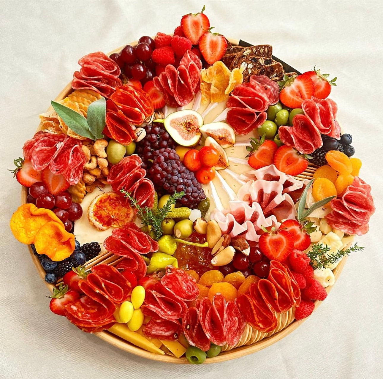 Large Round Charcuterie Tray