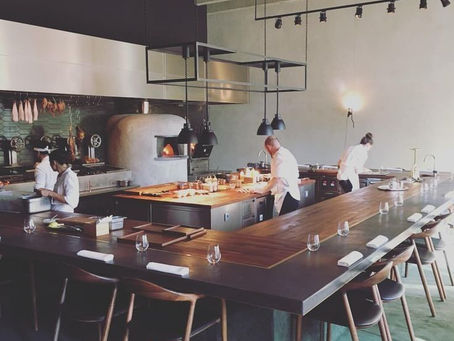 Is it an open kitchen? Is it closed?