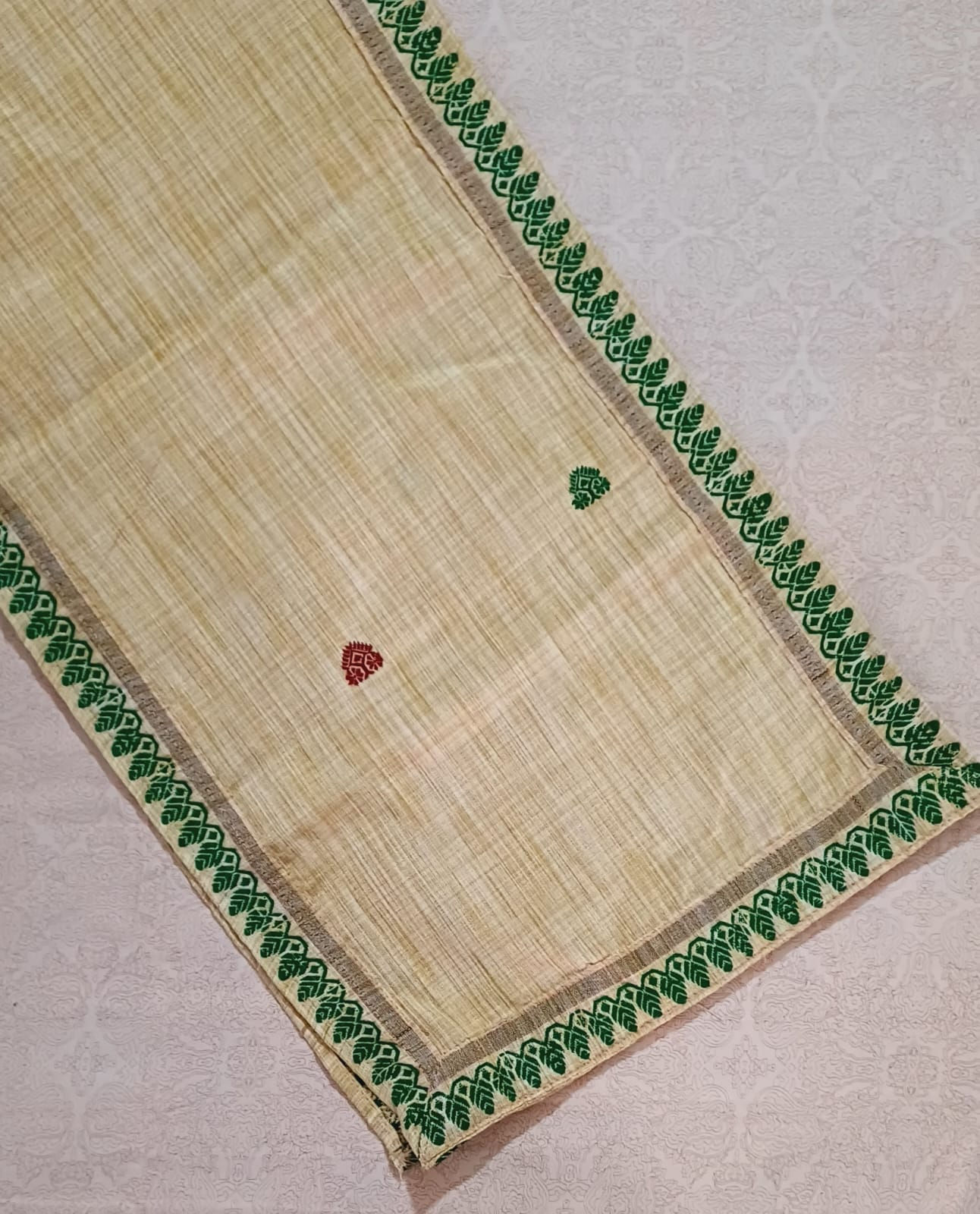 Pure Handloom Gos Buta Design with Assamese Border Table Runner
