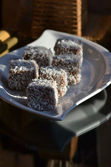  Vanilla & Chocolate Lamingtons + Videorecipe / Kokosove Štanglice