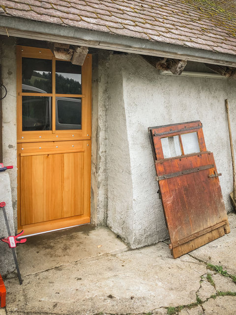 porte-pour-chalet-alpage-la-butsiye-steve-grumser-04.jpg