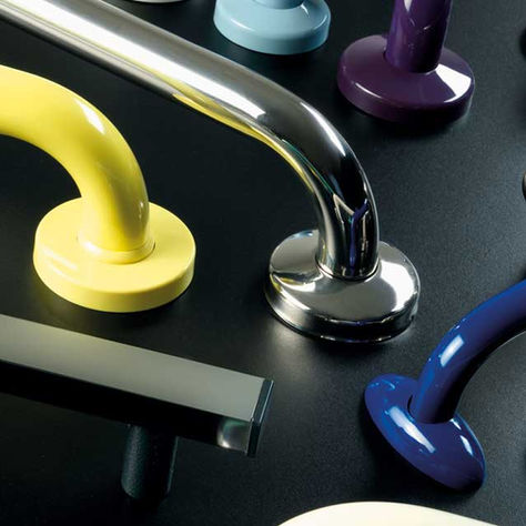 Barres de sécurité Ponte Giulio pour aménagements sanitaires PMR, alliant fiabilité, résistance et design fonctionnel.