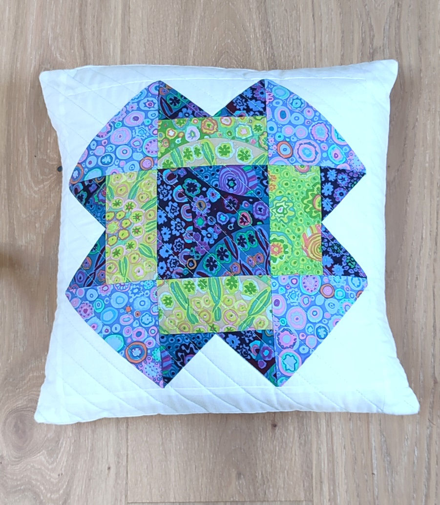Coussin en patchwork selon le motif folded corners