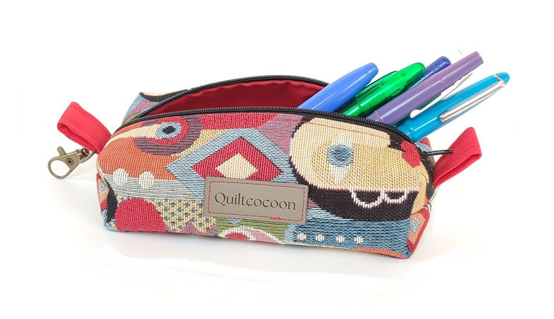 Miniature : Trousse rectangulaire en tissu d ameublement avec motifs et mousqueton