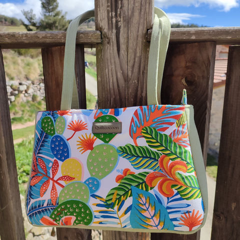 Le sac à main avec 2 anses fait partie des accessoires handmade de Quiltcocoon, made in Ardèche.