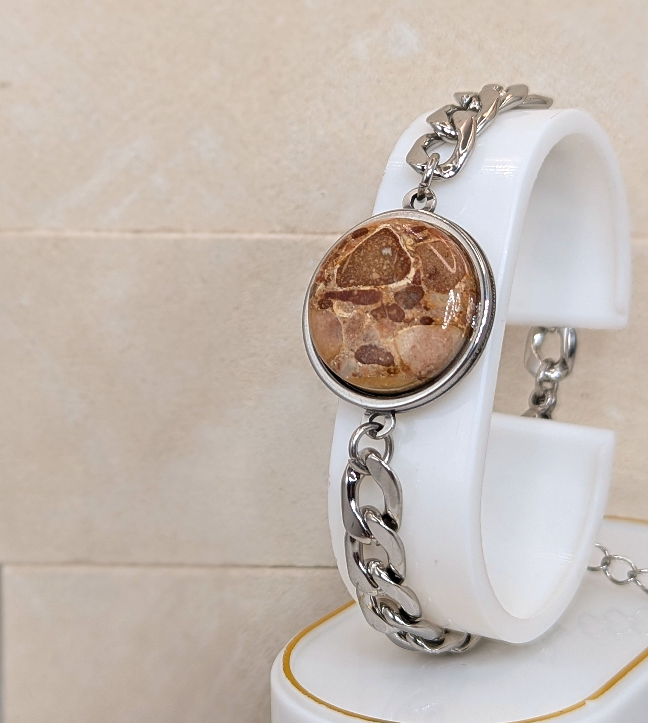 Limestone (calcaire bréchique)