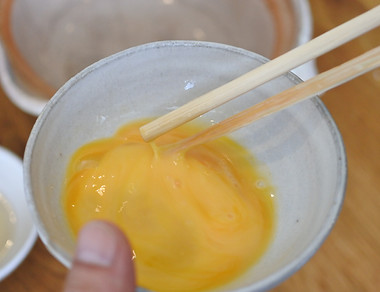 01卵を溶く.JPG