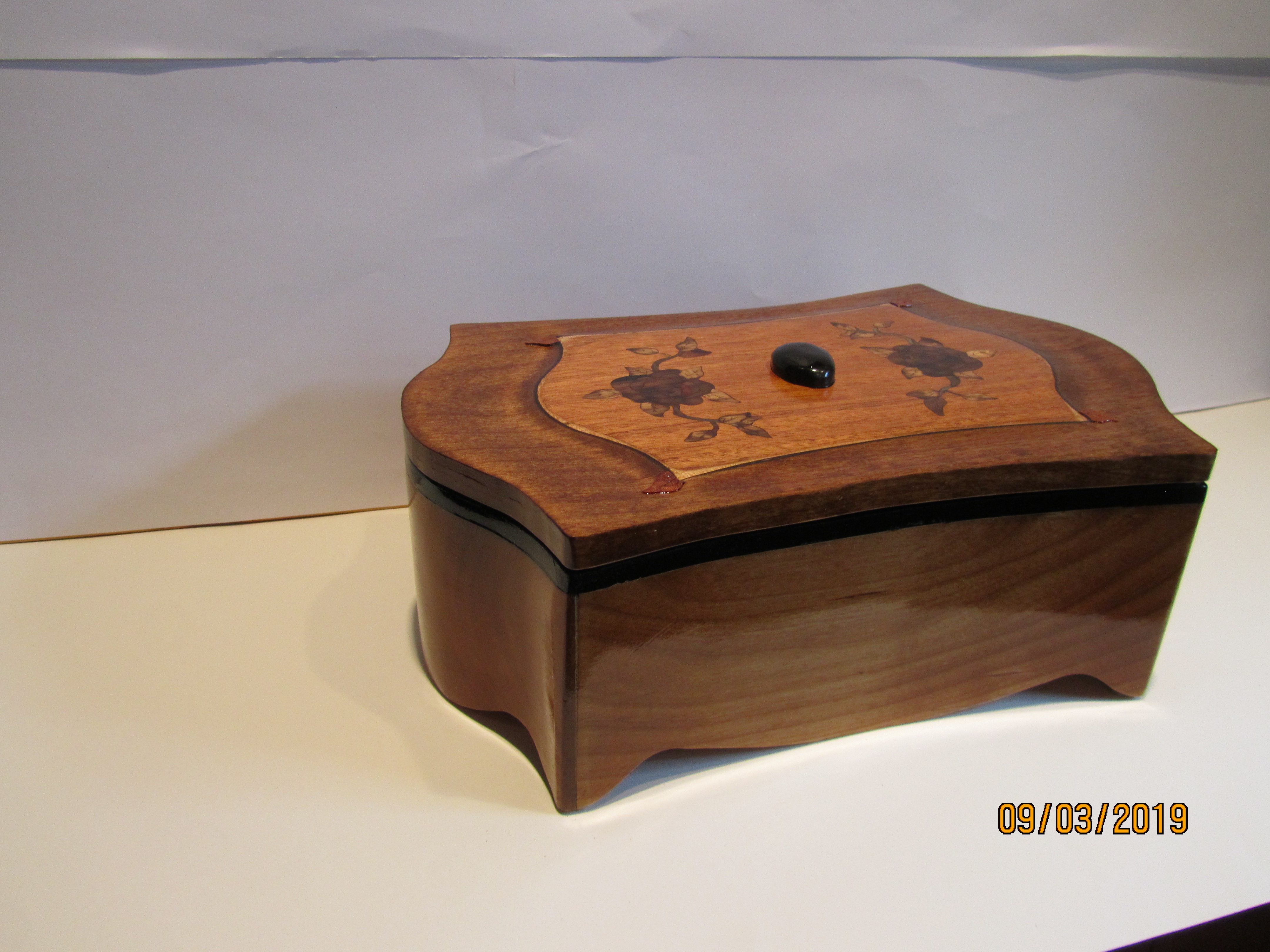 PB#256 French Marquetry Inlay 3 levels of Roses with Leaves in corners $300