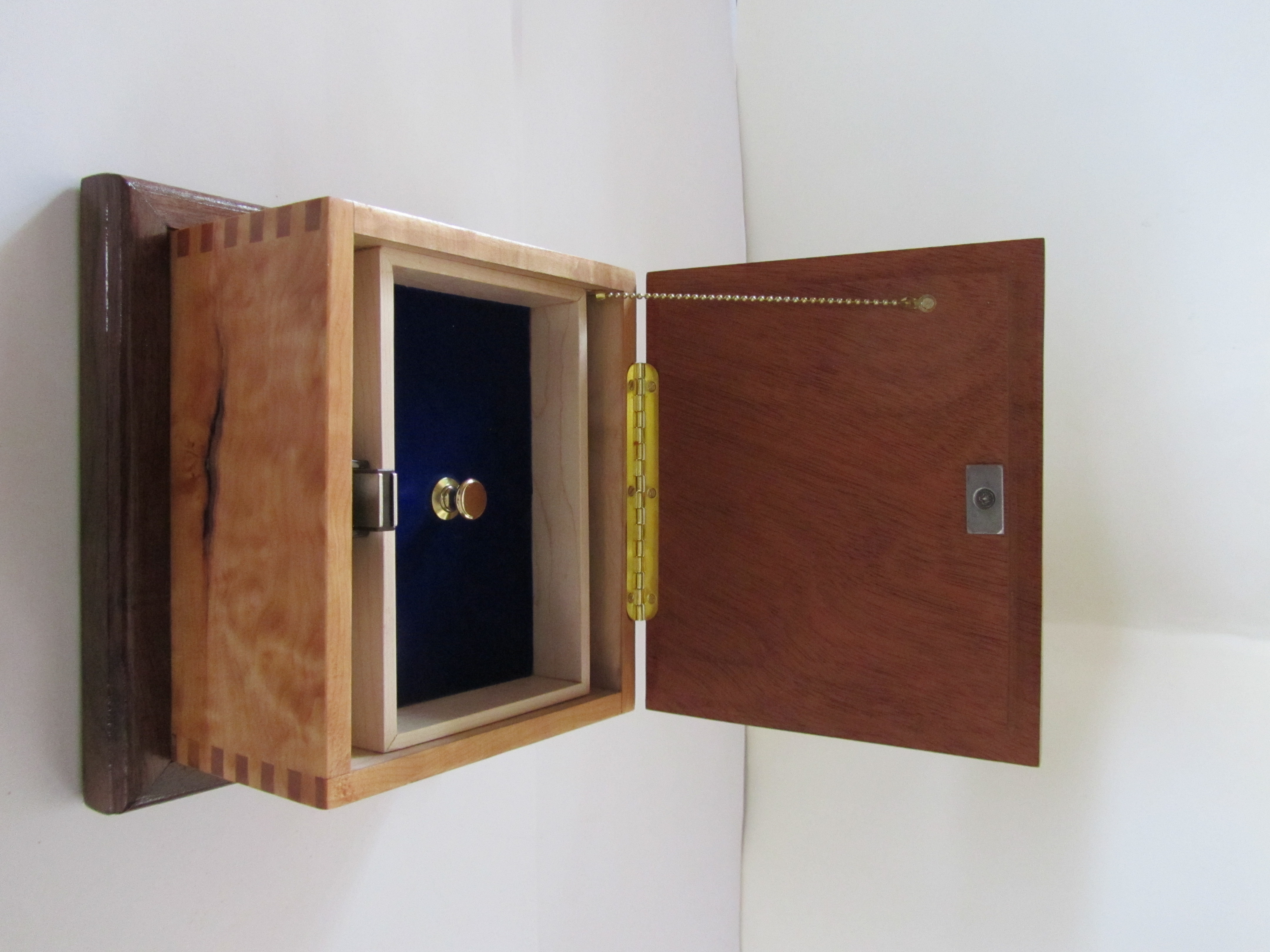 PB#307 French Marquetry Inlay Gross Beak Bird $95