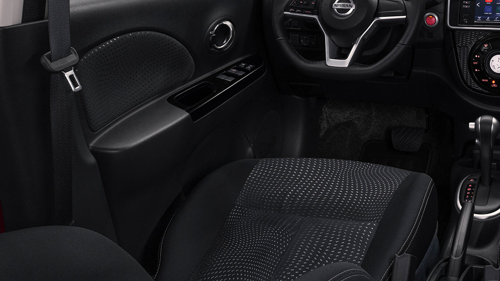 nissan-2021-march_exclusive_tm_bi_tono-rojo_burdeos_negro-negro-interior-galeria_asiento_h