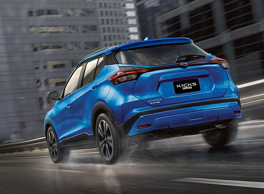 nissan-2024-kicks_play_platinum_cvt_negro_bi_tono-azul_zafiro_bitono-negro-exterior-overvi