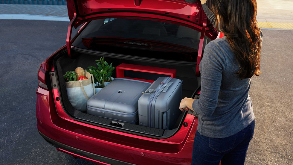 2020-versa-exterior-design-20tdigbpace203-d.jpeg