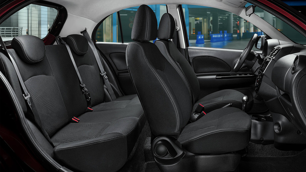 nissan-2021-march_exclusive_tm_bi_tono-rojo_burdeos_negro-negro-interior-galeria_interior_