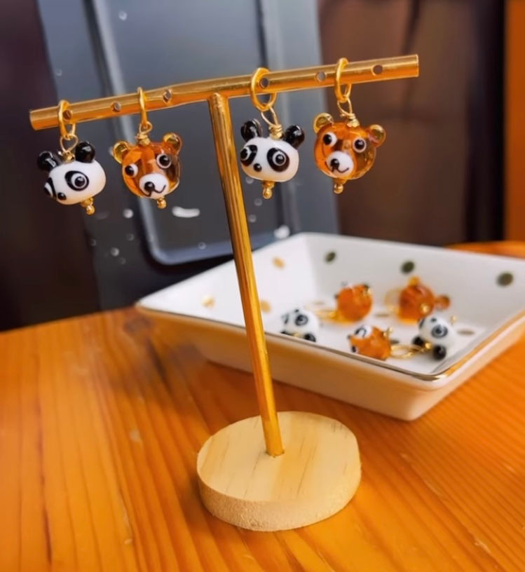 Miniatura: Brincos de argola com pingente 