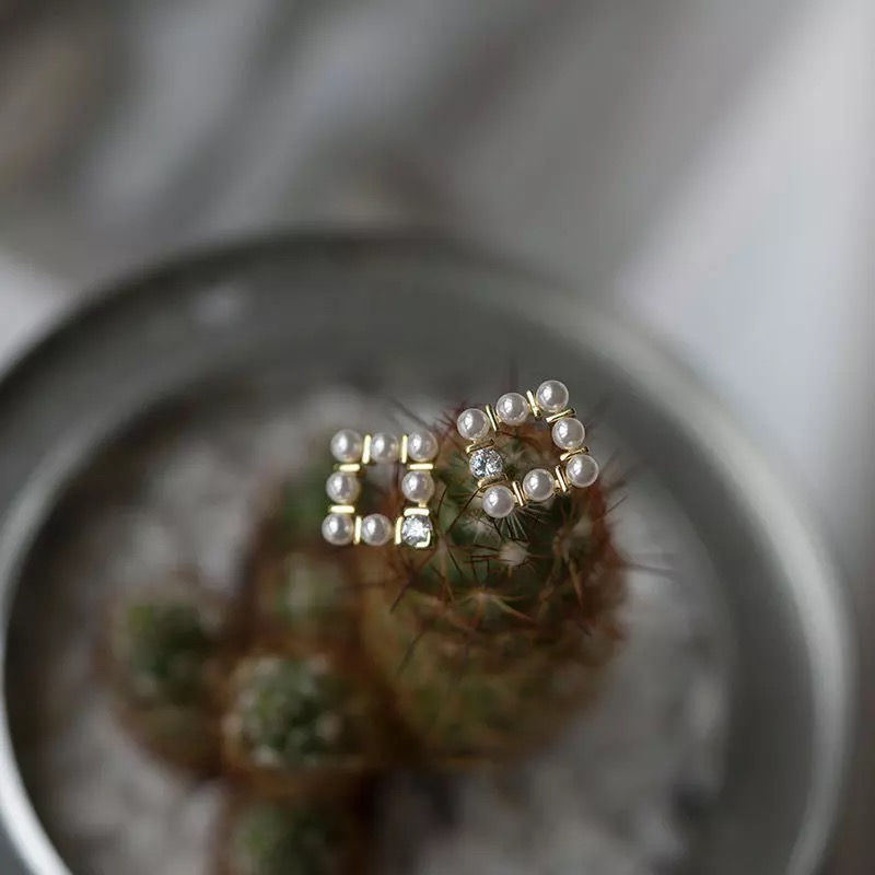Thumbnail: Pearl Stud Earrings 