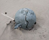 #写真 #漂流物 #海 #日本海 #日本海沿岸 #海岸 #ごみ #ゴミ #プラスチック #漂着ごみ #漂流ゴミ #海洋プラスチックごみ ###海のごみ #海洋ごみ #海のプラスチックごみ #海辺 #おもしろ #アート #漂着物 #海岸 #海外 #marine #debris #sea #wrack #pictur #japansea