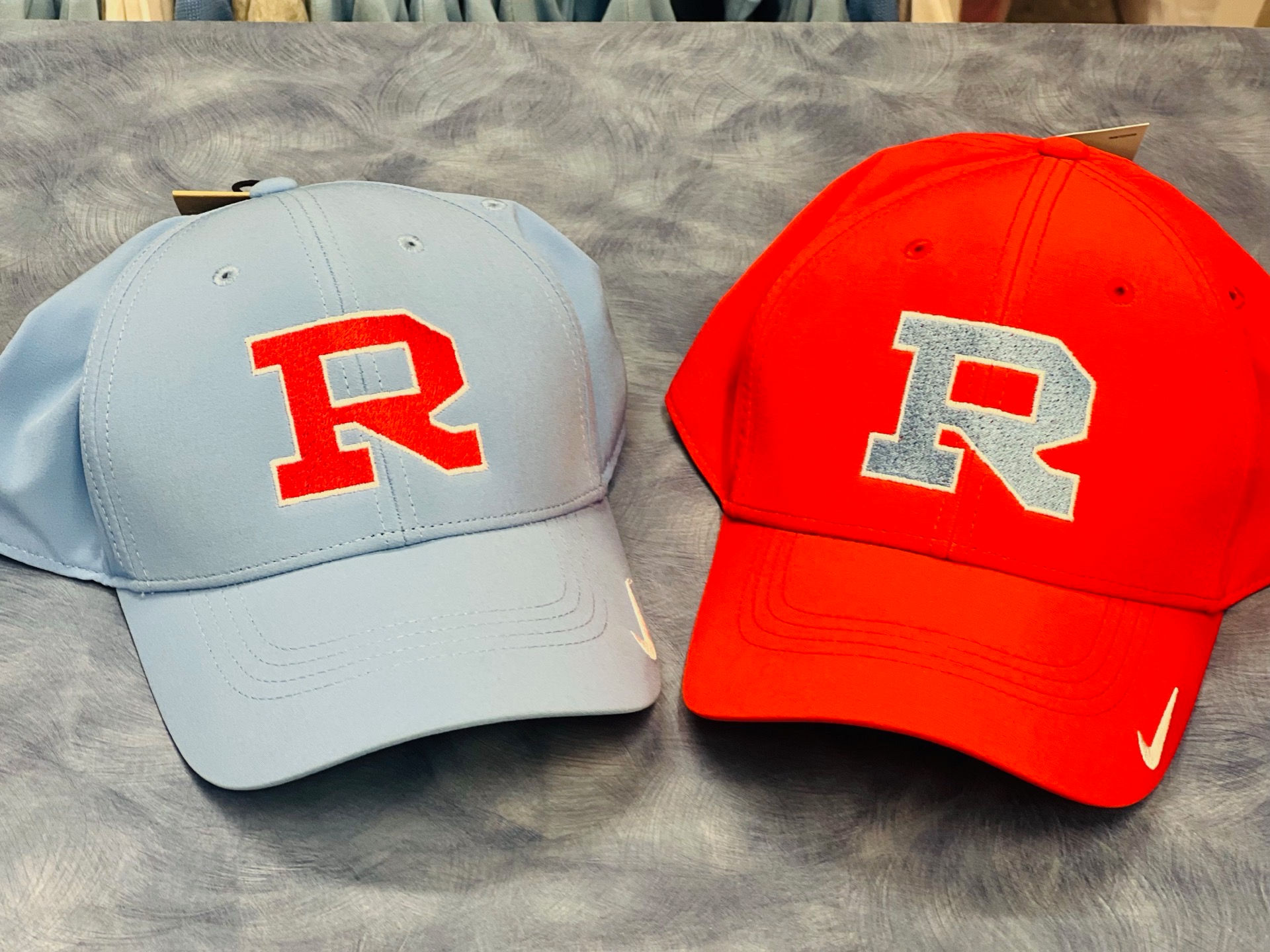 Nike Adult Unisex "R" Golf Hat