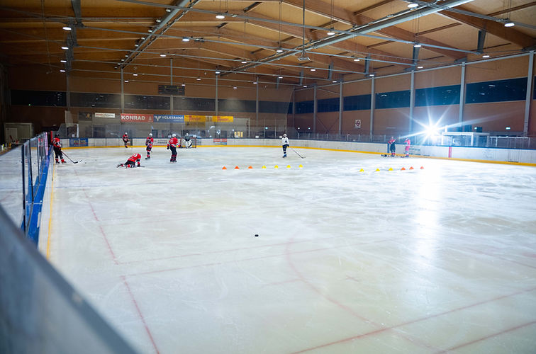 Eishalle Wolfsberg 12.25 highres Tribondeau-1002845.jpg