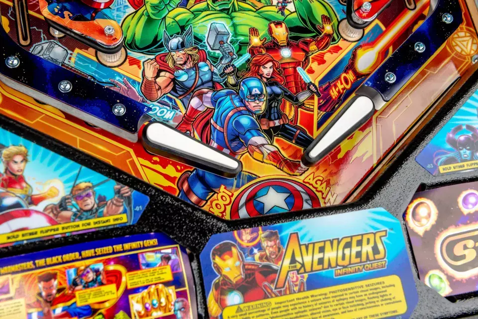 Flipper Avengers IQ Pro Stern Pinball