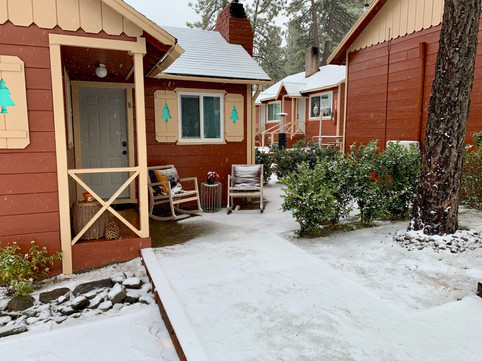 Deluxe 1 Bedroom Fireplace Cabin Exterior - - Grand Pine Cabins Wrightwood Hotel