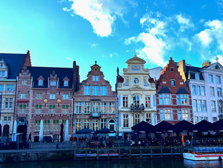 Vista della sponda del Korenlei, dalla sponda del Graslei, a Gand. Ph. Alessia Biscia, Valigia Infarinata