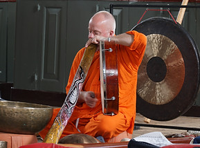 didgeridoo drum.JPG
