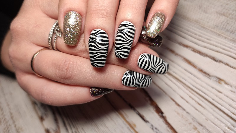 Zebra print nail art in nail art school in Orlando Fl