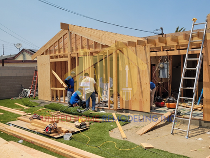 Prefabricated vs Custom ADUs: Which is best for you?