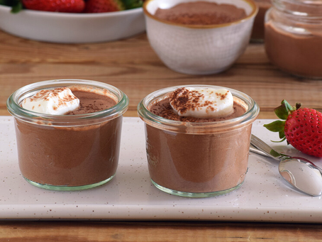 Mi keto low carb receta saludable de postre de Chocolate Alto Contenido de Proteína, Bajo en Azúcar.