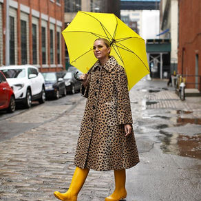 Ropa de lluvia básicos para sobrevivir a días parcialmente nublados