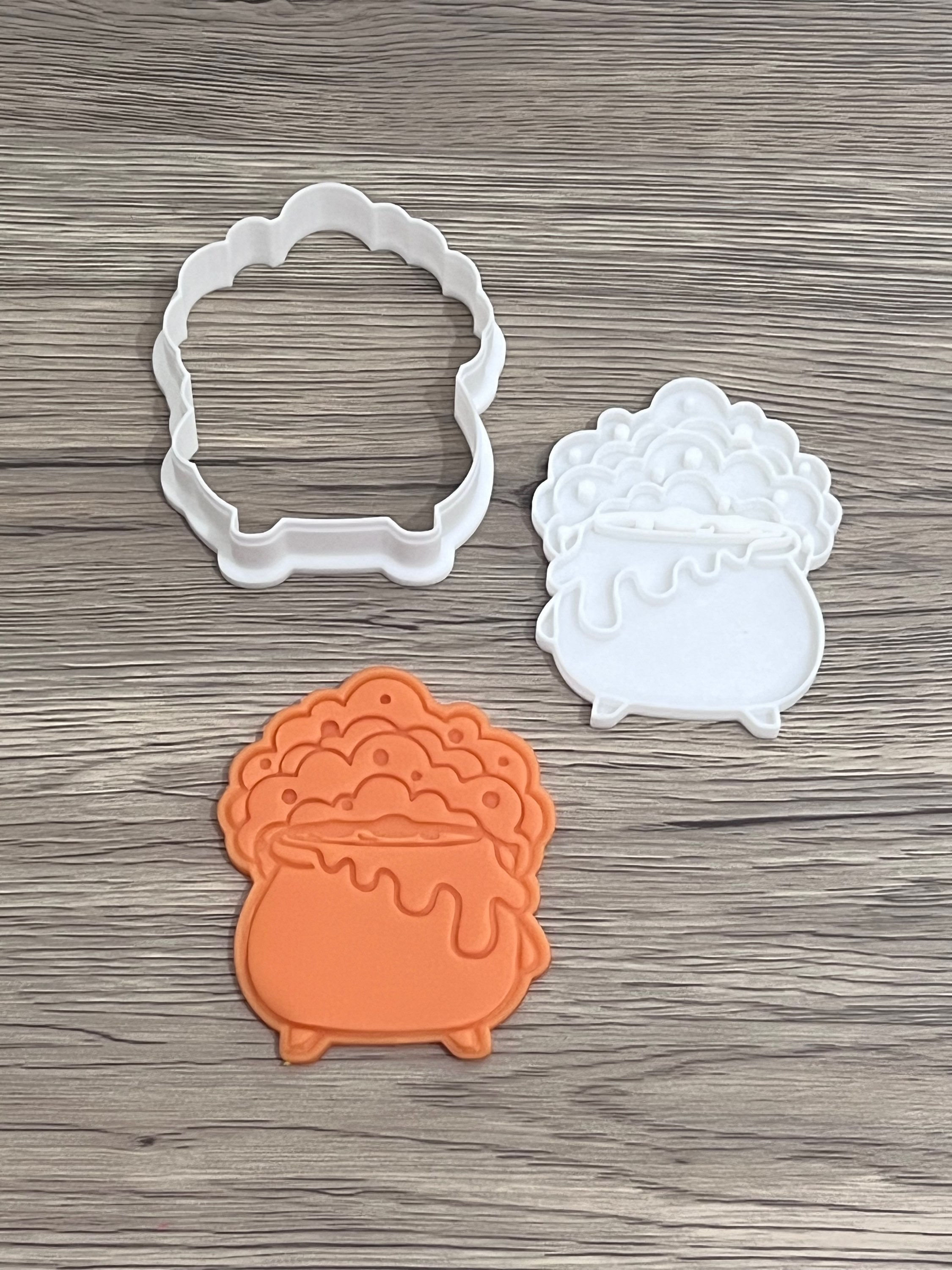 Cauldron Cutter+Stamp