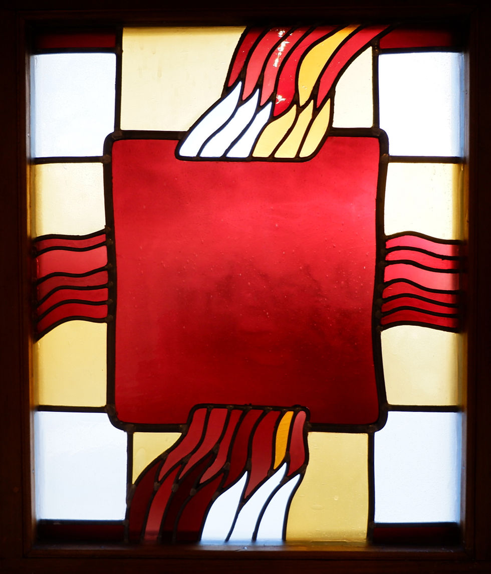 Seitenfenster im Altarraum der Cantate-Kirche