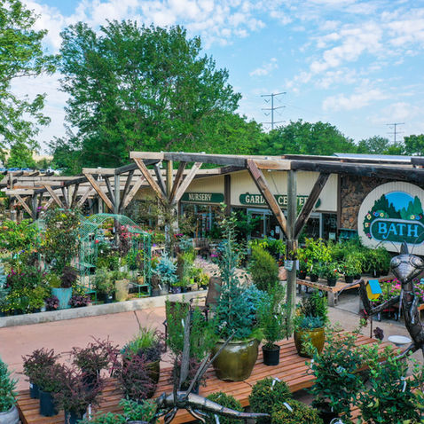 What is the Difference Between Greenhouse Nurseries and Garden Centers?