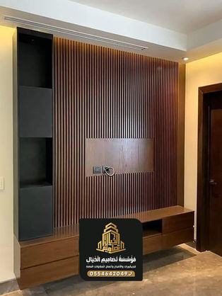 ديكورات حوائط للشاشات بالدمام تصميم مودرن مع إضاءة خفية