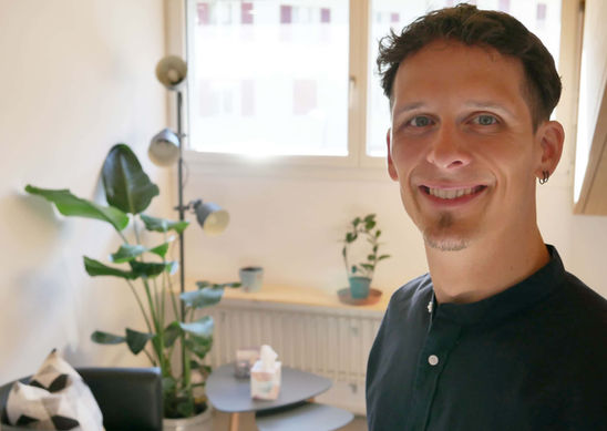 Oliver Wyss – zertifizierter Hypnosetherapeut und Inhaber der Hypnosepraxis Luzern für professionelle Hypnosetherapie.