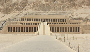 Świątynia Hatszepsut.jpg