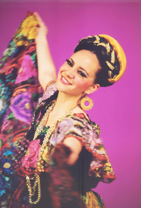 2. directora. Retra.jpeg
