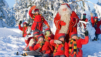 santa-and-little-elves-rovaniemi-3©visitrovaniemi.fi.jpg