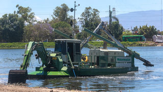 Concluye Gobierno de Jalisco acciones de limpieza en la presa Las Pintas