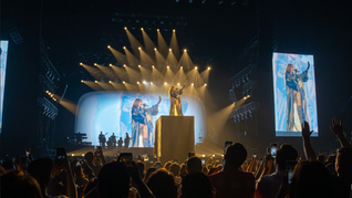 Gloria Trevi deslumbraba a sus fans la noche del viernes 12 de junio con su tour Celebration.