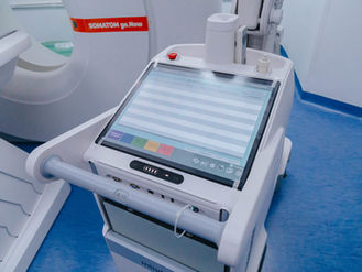 Refuerzan Cruz Verde Guadalajara con tomógrafos, rayos X y nuevas ambulancias